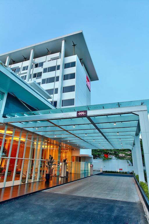 Mercure Serpong Alam Sutera Hotel Exterior photo